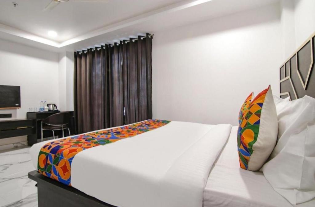Hotel Grey Sky Нью-Делі Екстер'єр фото